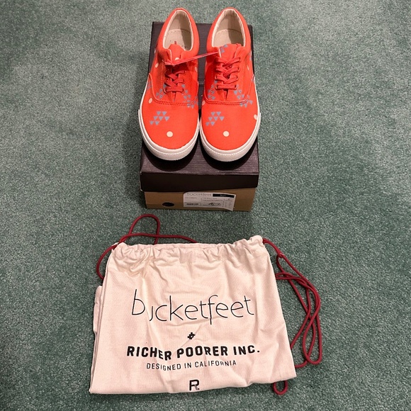 Bucket Feet Sun Canvas Lace-Up - Picture 2 of 9